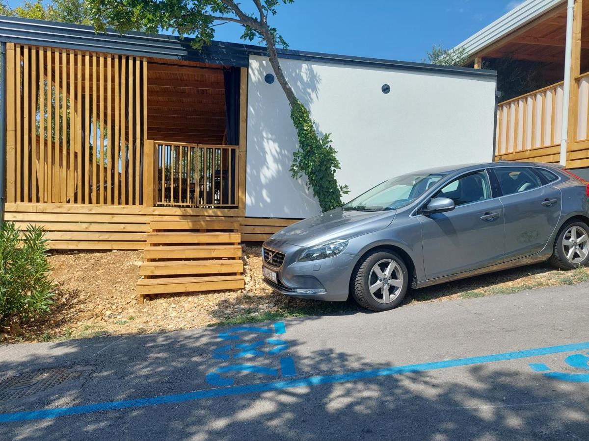 Mobile Mar Vista Apartment